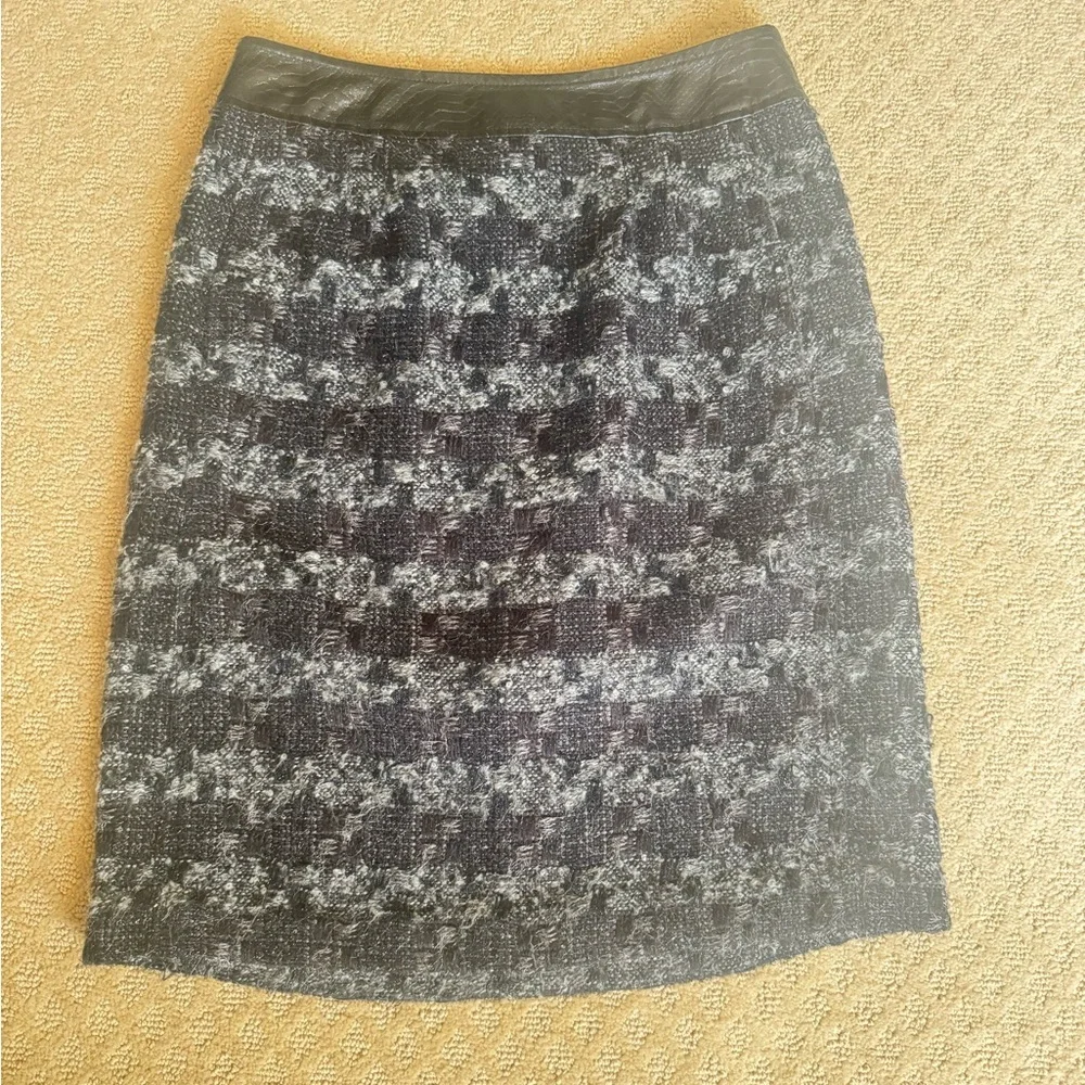 Elegant Tory Burch grey and Black Women's Skirt